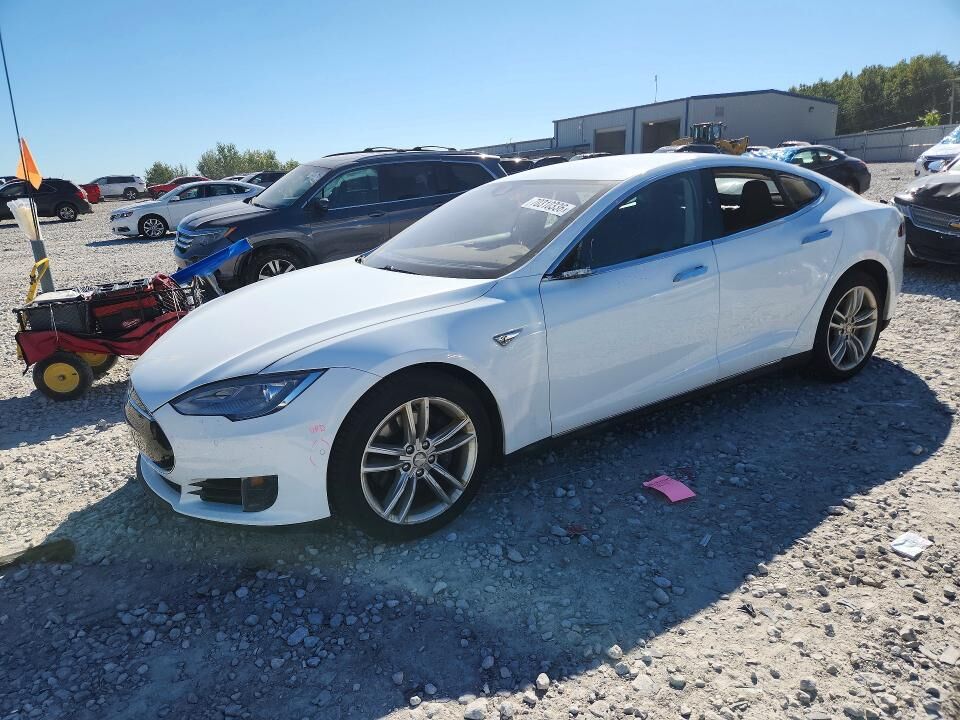 2015 TESLA Model S