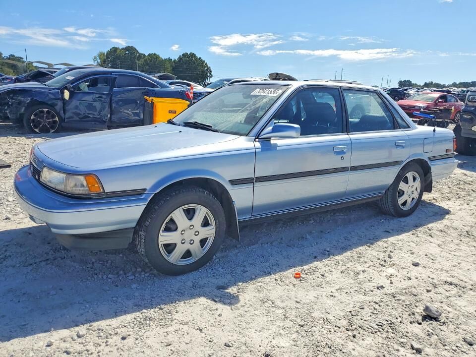 1990 TOYOTA Camry
