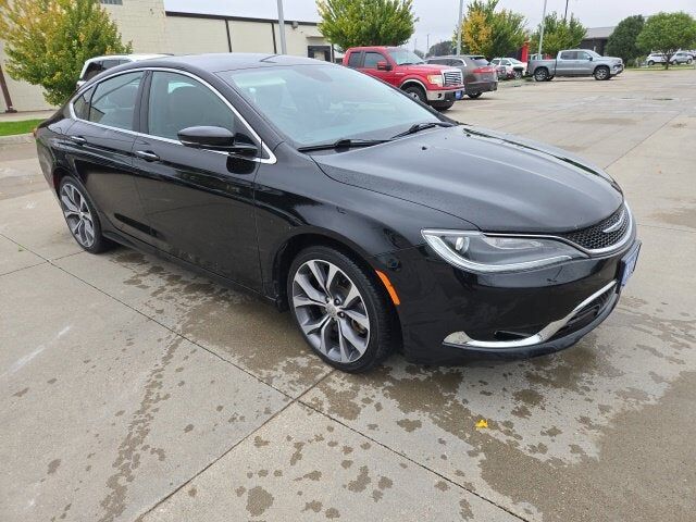 2016 CHRYSLER 200