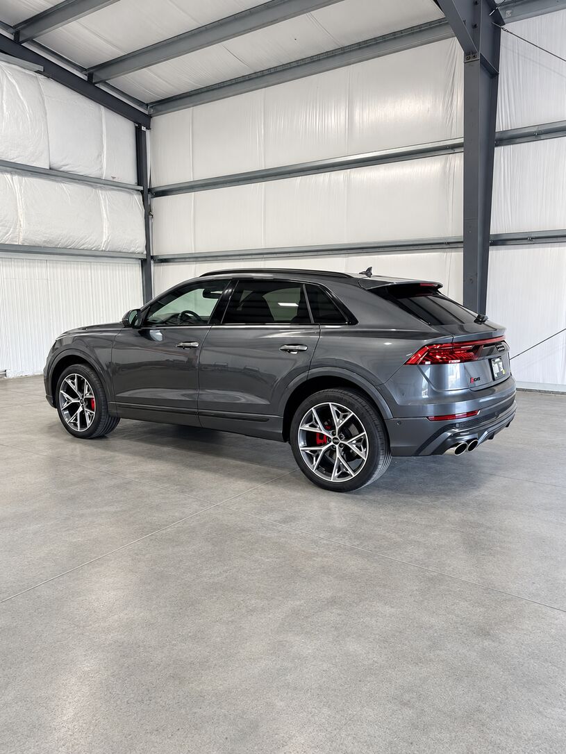 2023 AUDI SQ8