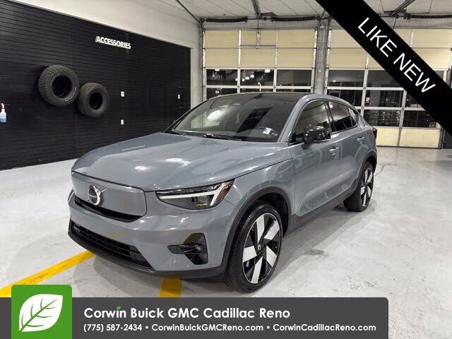 2023 VOLVO C40