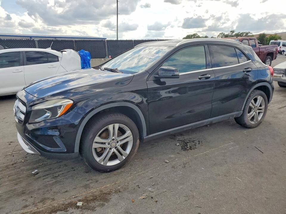 2015 MERCEDES-BENZ GLA-Class