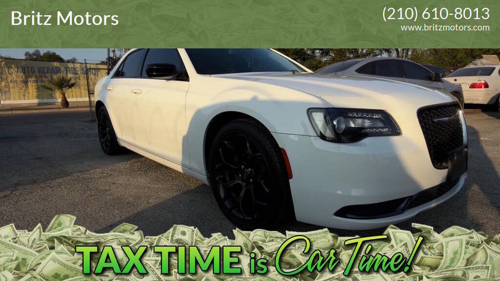2019 CHRYSLER 300