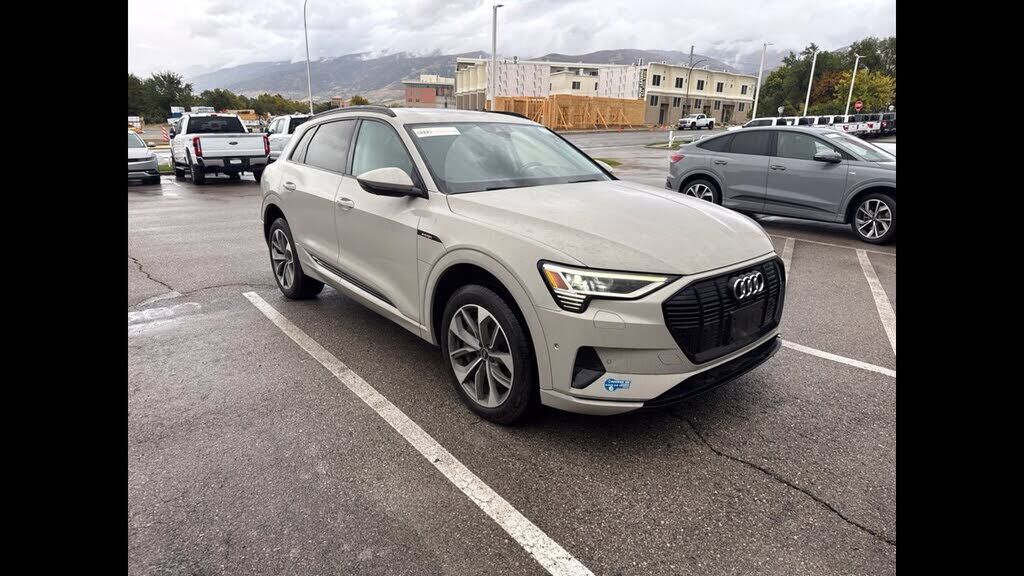2021 AUDI e-tron