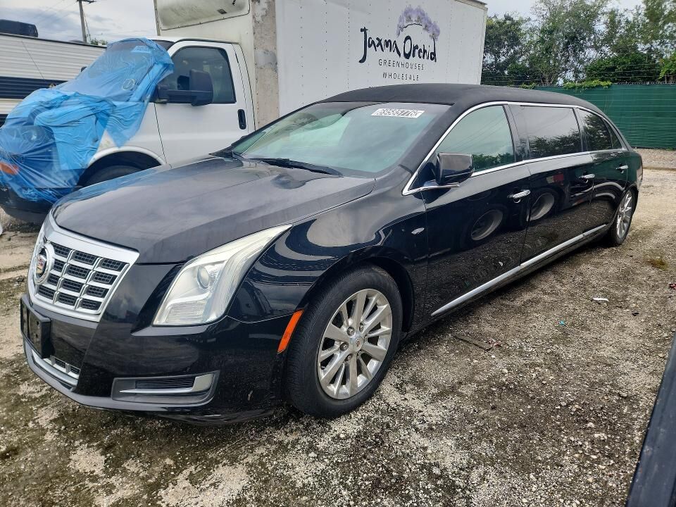 2015 CADILLAC Stretch Limousine