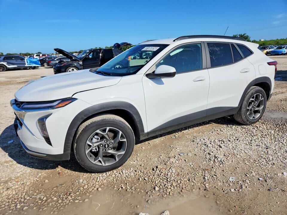 2026 CHEVROLET Trax