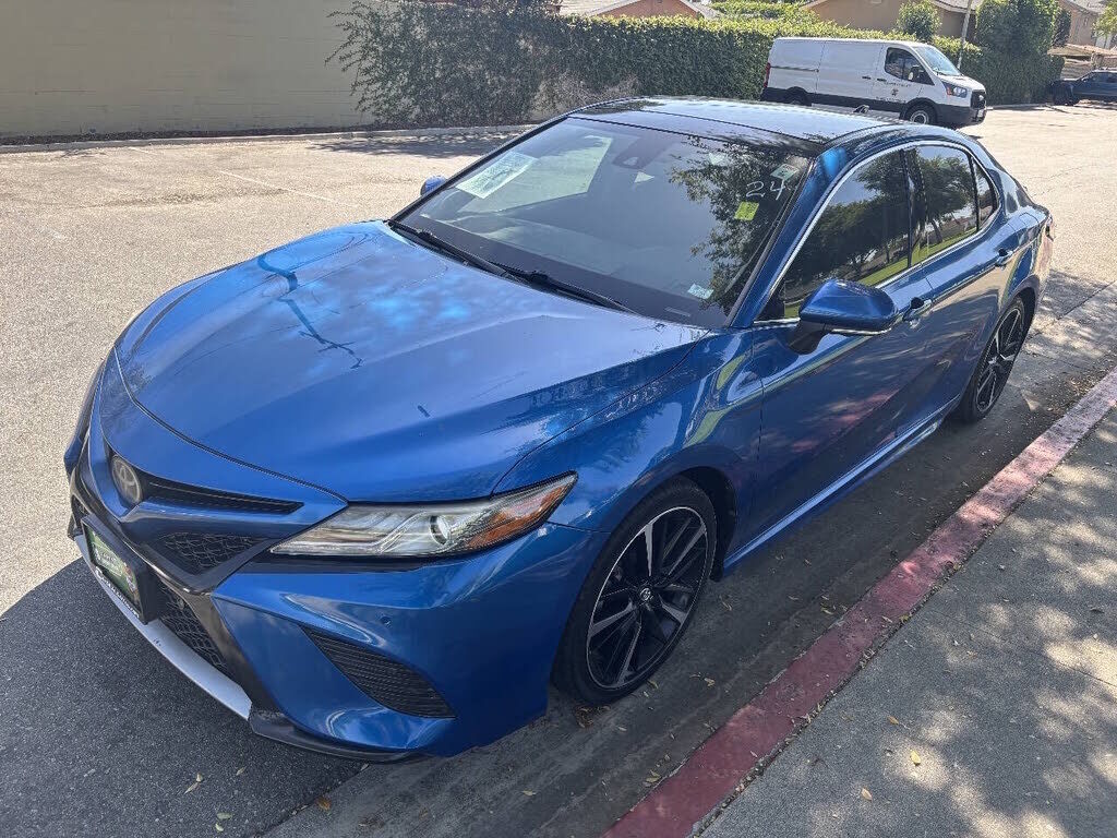 2018 TOYOTA Camry