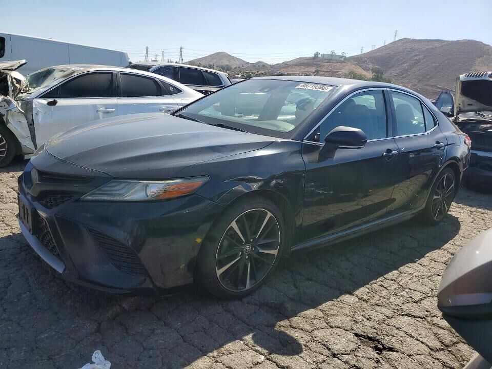 2018 TOYOTA Camry