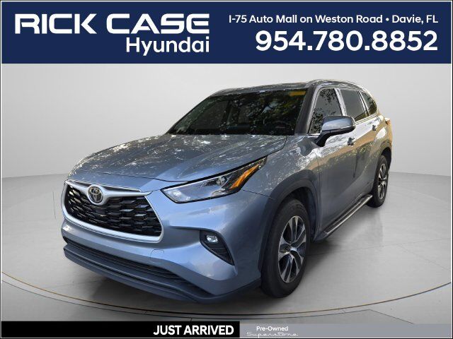 2022 TOYOTA Highlander