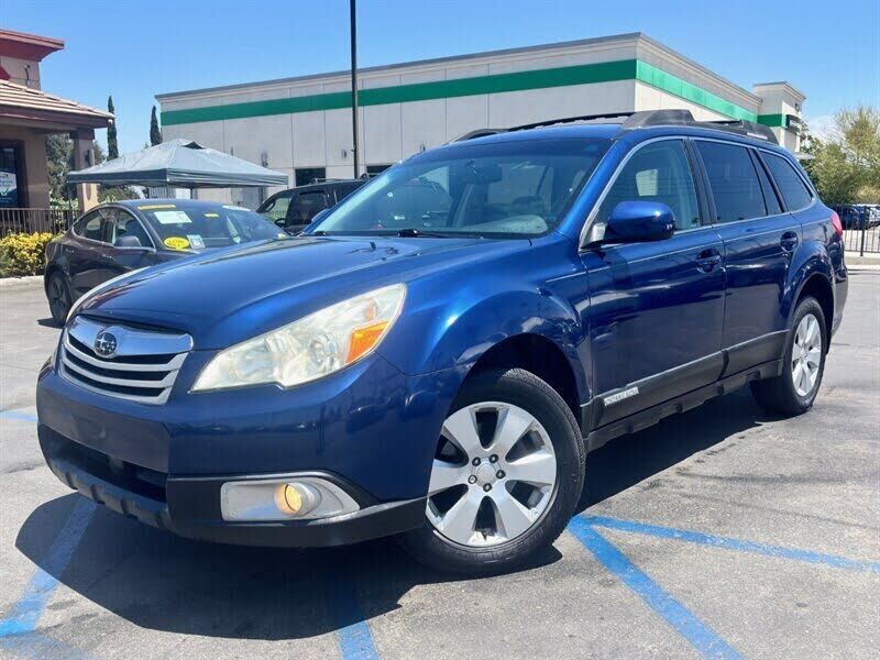 2010 SUBARU Outback