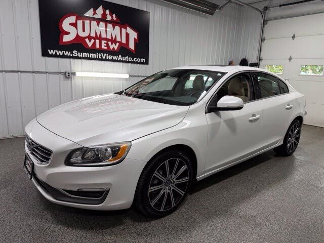 2018 VOLVO S60
