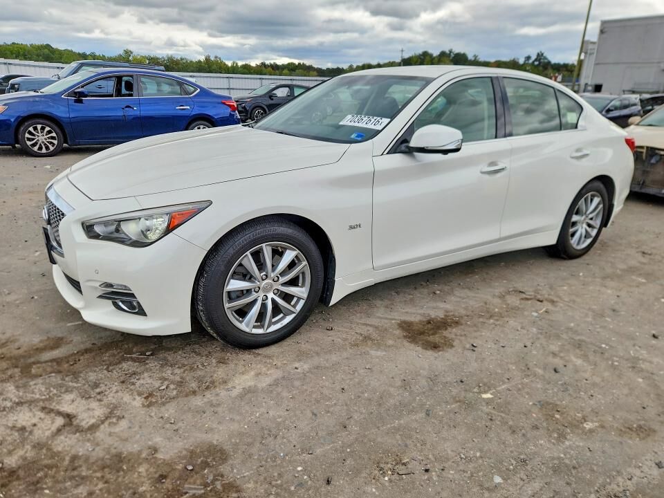 2016 INFINITI Q50