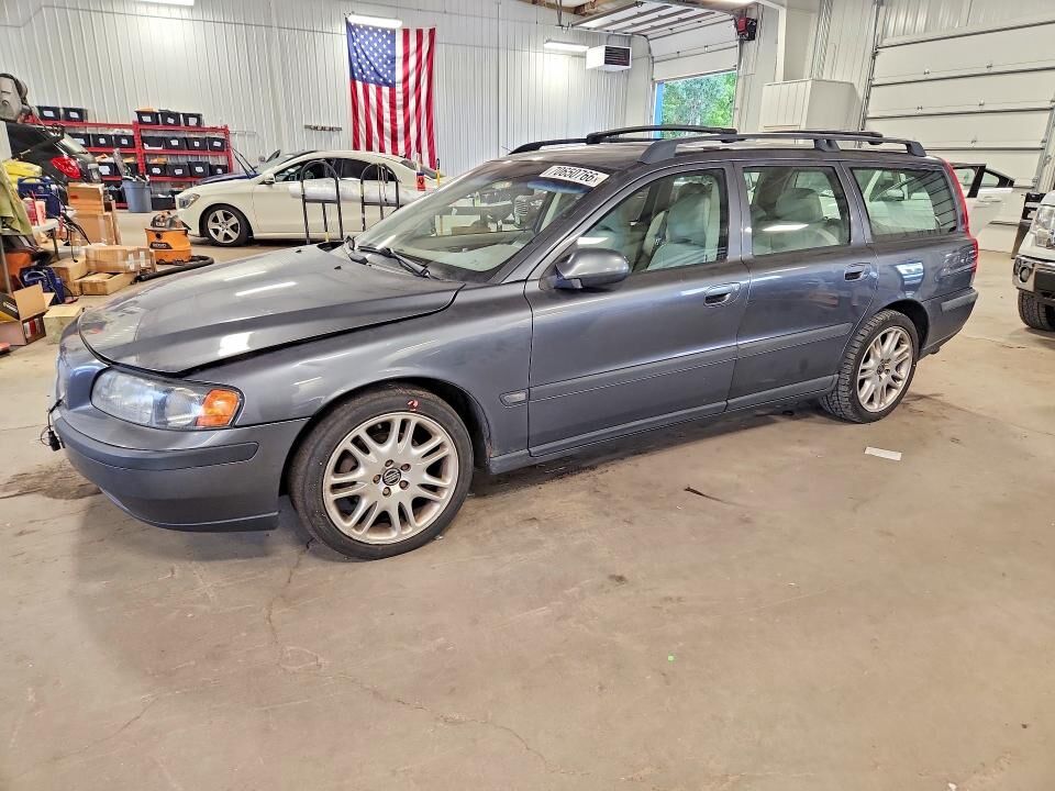 2003 VOLVO V70