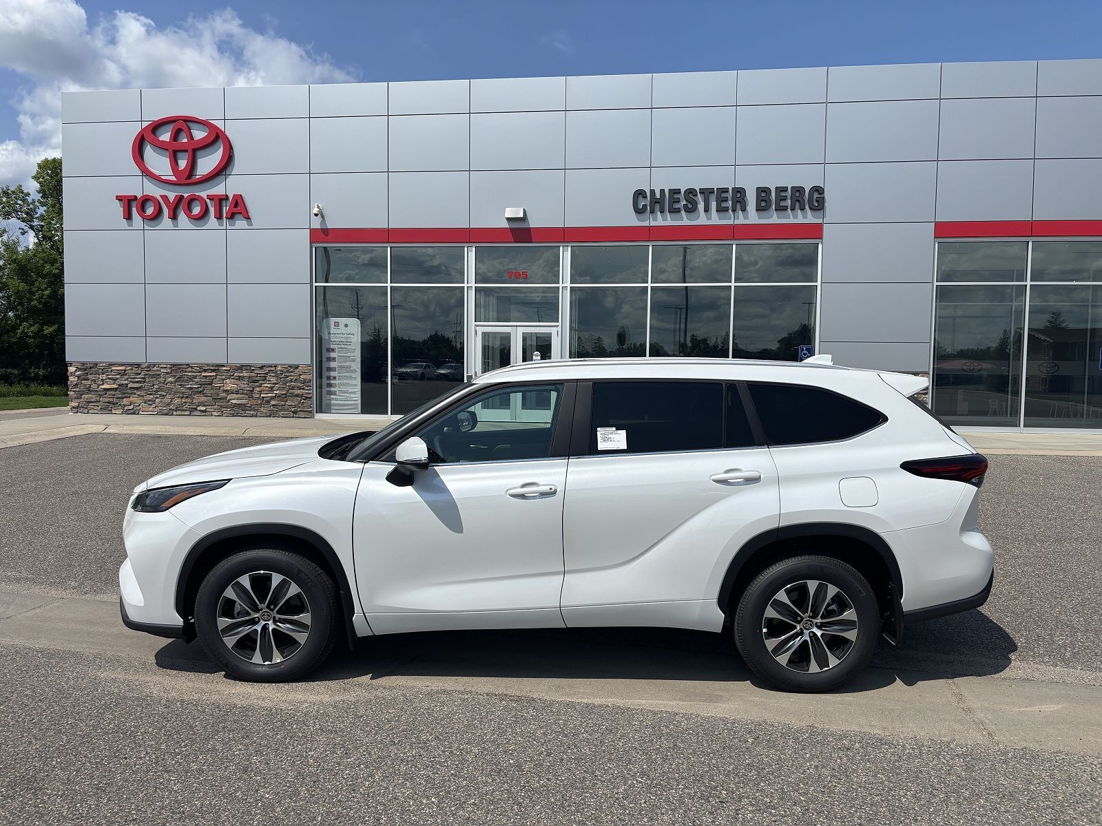 2026 TOYOTA Highlander