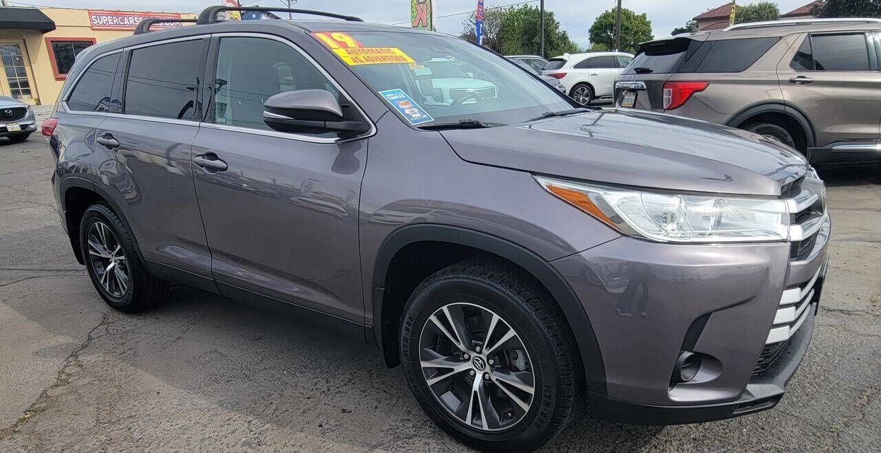2019 TOYOTA Highlander