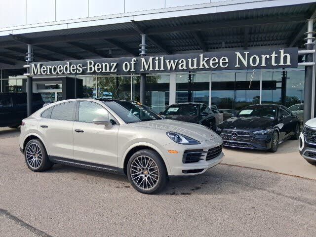 2022 PORSCHE Cayenne