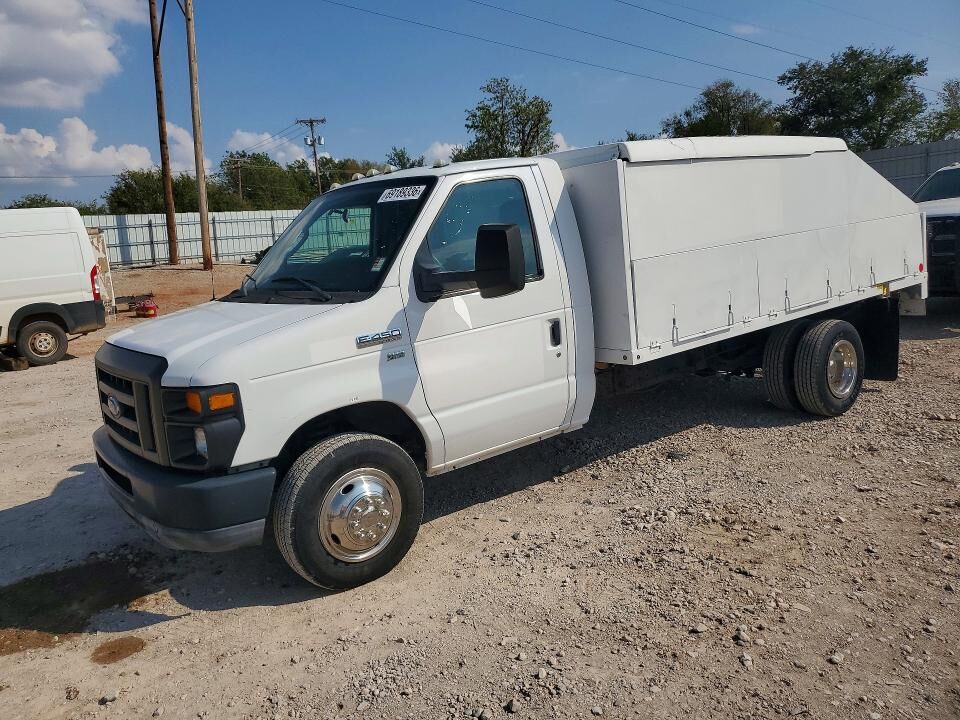 2011 FORD E-450