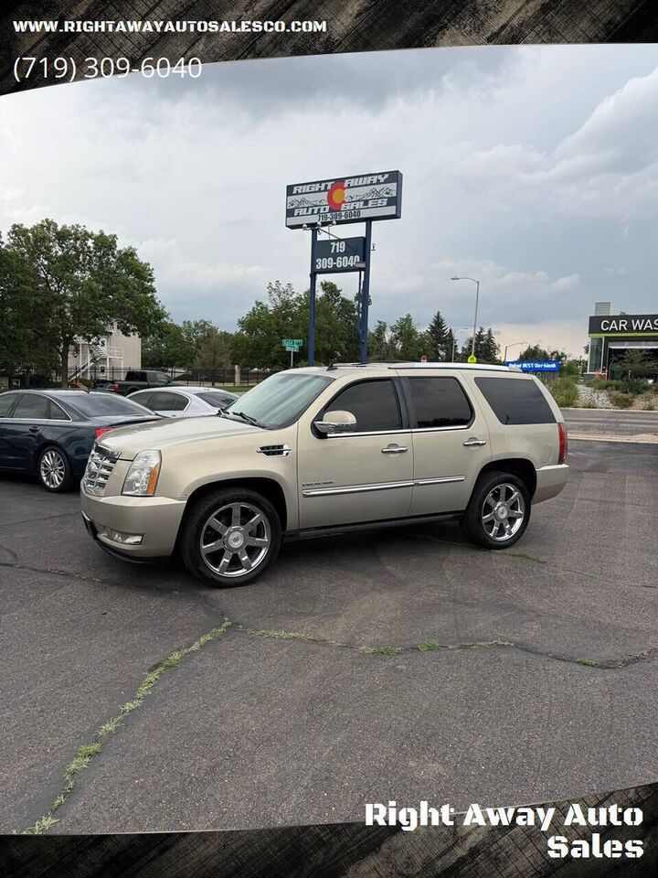 2010 CADILLAC Escalade