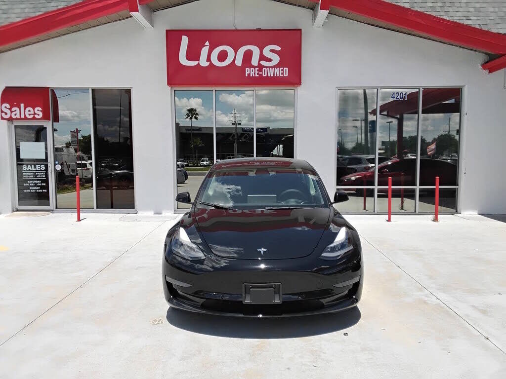 2022 TESLA Model 3