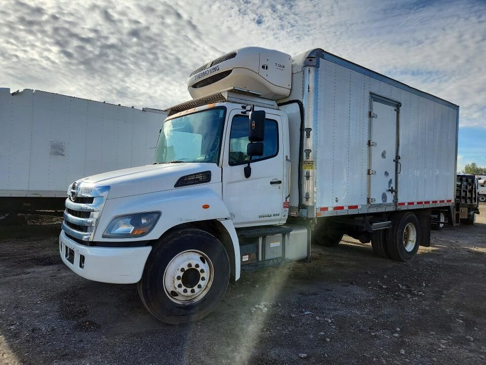 2020 HINO Conventional Type Truck