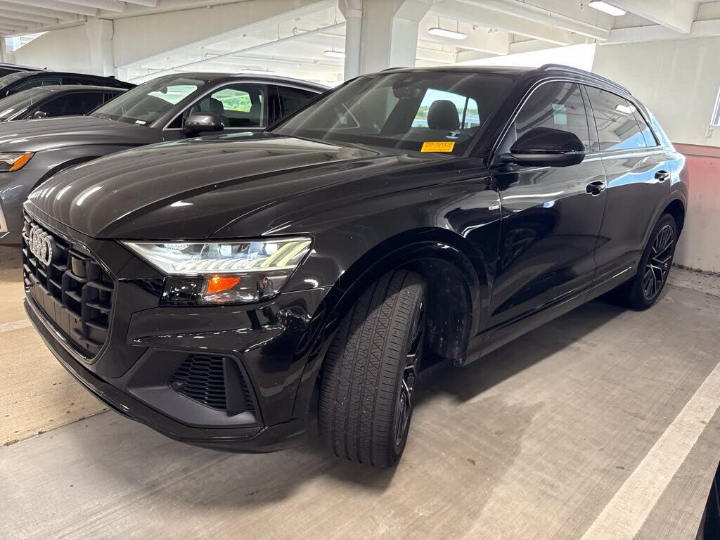 2023 AUDI Q8