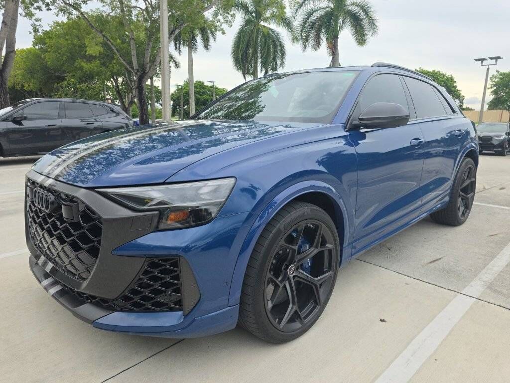2025 AUDI RS Q8