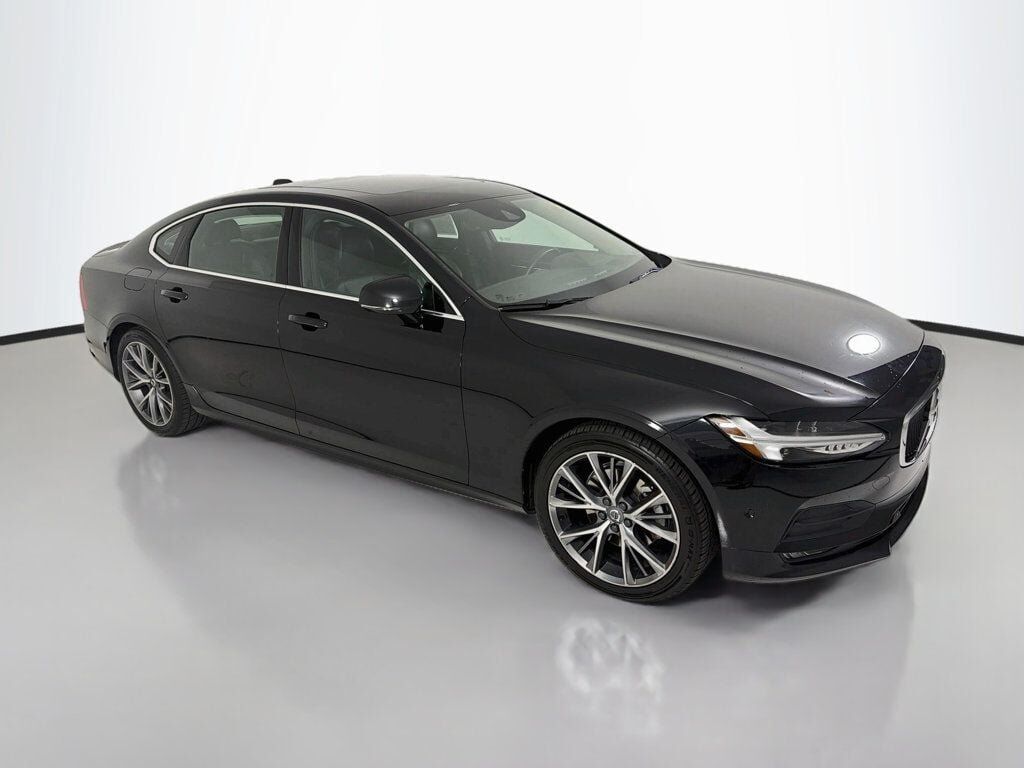 2019 VOLVO S90