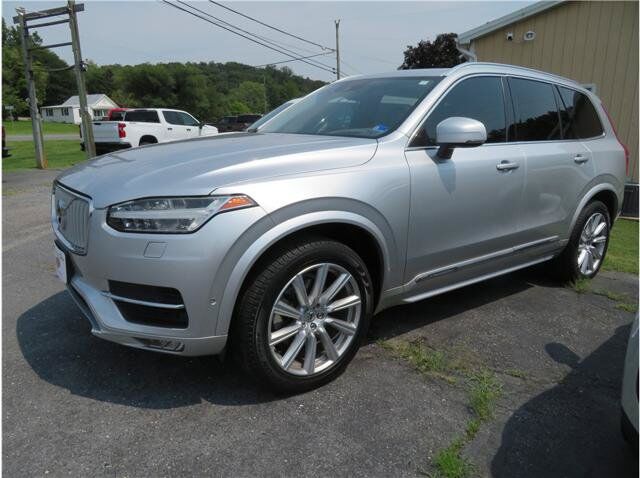 2017 VOLVO XC90