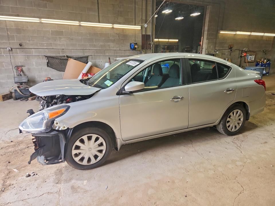 2016 NISSAN Versa