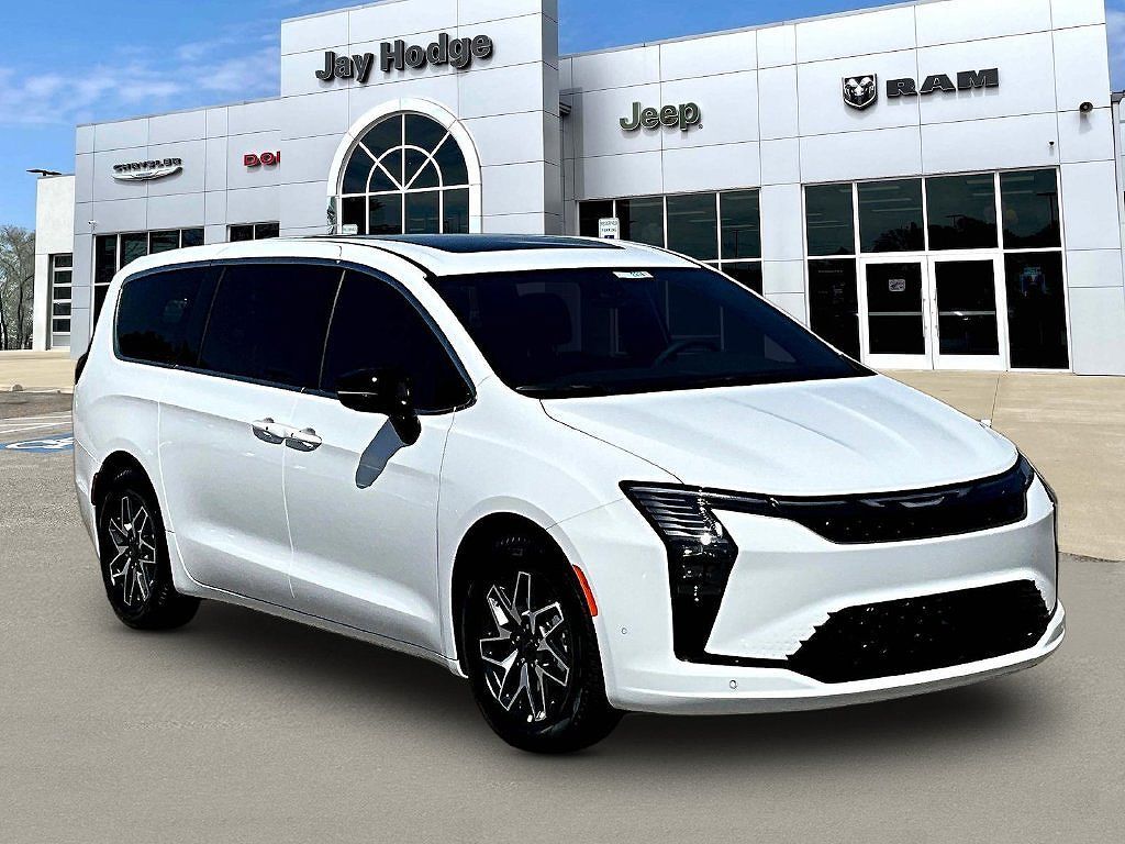 2027 CHRYSLER Pacifica