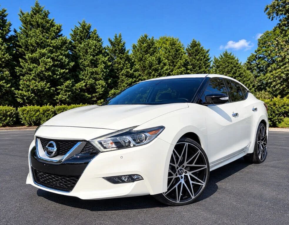 2017 NISSAN Maxima