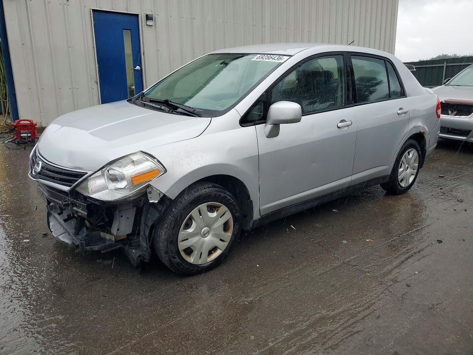 2011 NISSAN Versa