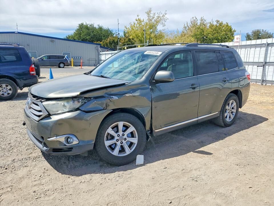 2011 TOYOTA Highlander