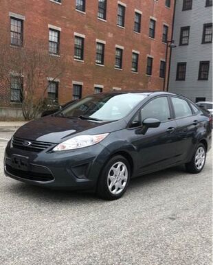 2011 FORD Fiesta