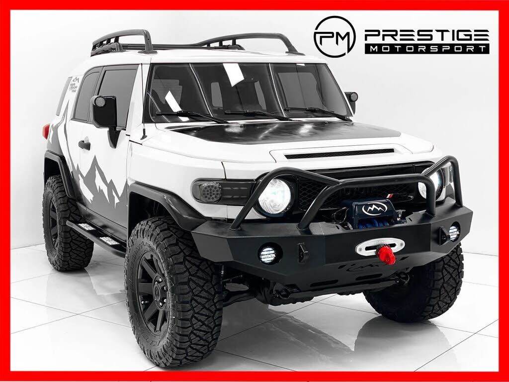 2014 TOYOTA FJ Cruiser