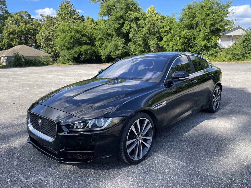 2018 JAGUAR XE