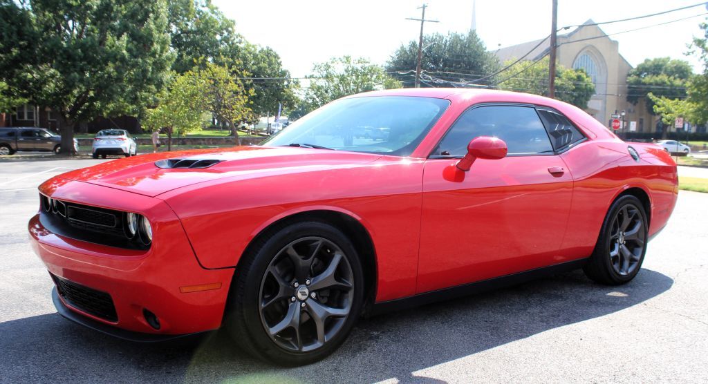 2017 DODGE Challenger