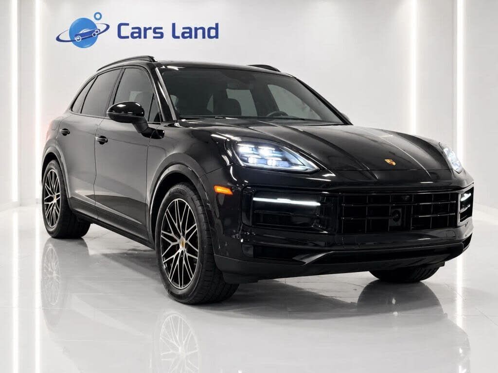 2024 PORSCHE Cayenne