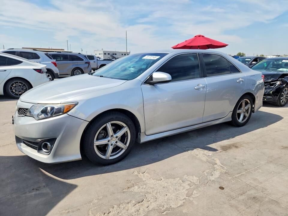 2013 TOYOTA Camry
