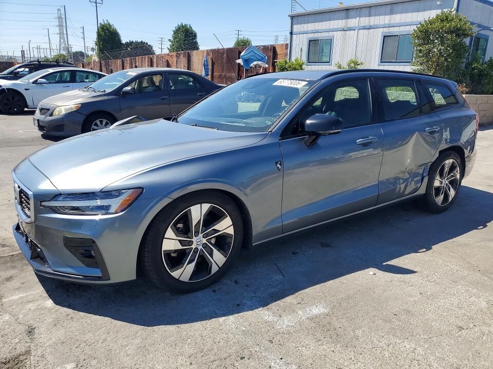 2020 VOLVO V60