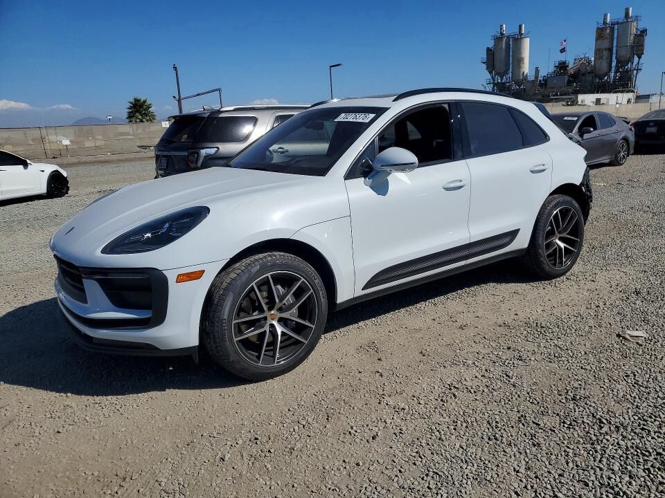 2024 PORSCHE Macan