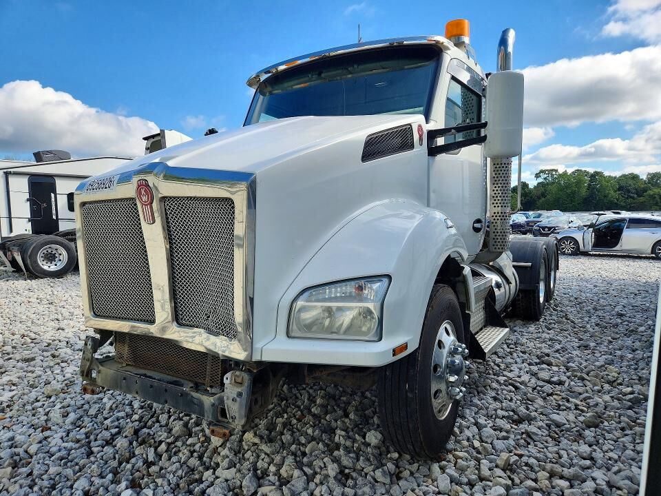 2020 KENWORTH T880