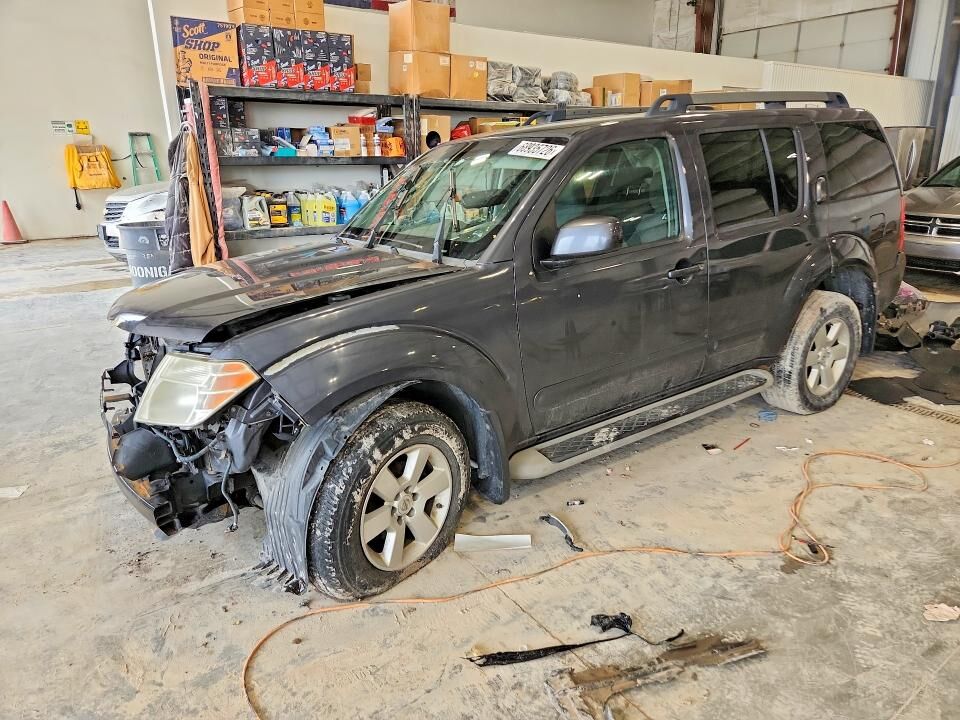 2011 NISSAN Pathfinder
