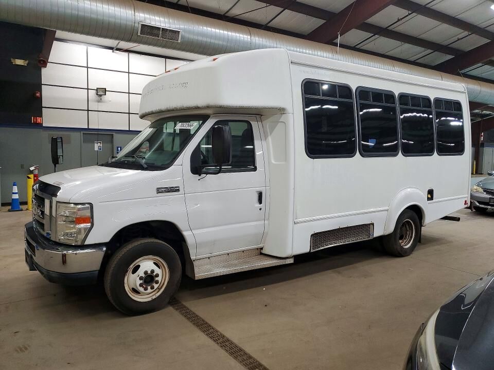 2015 FORD E-350