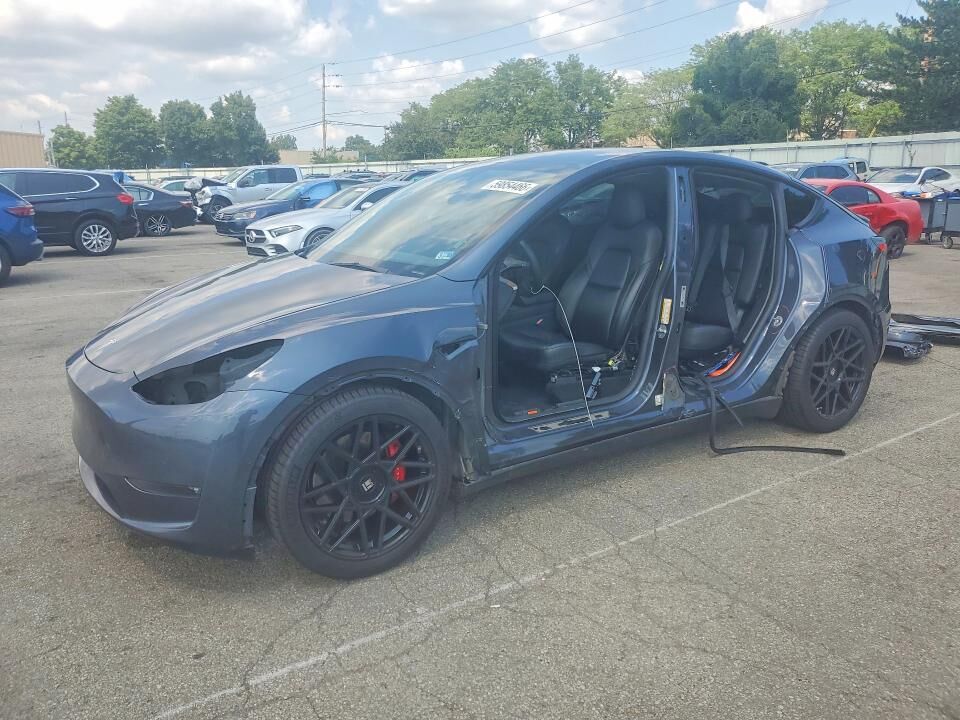 2022 TESLA Model Y