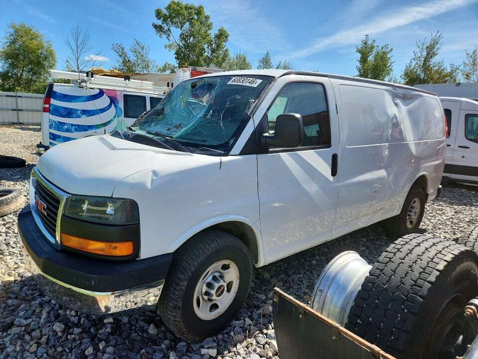 2016 GMC Savana