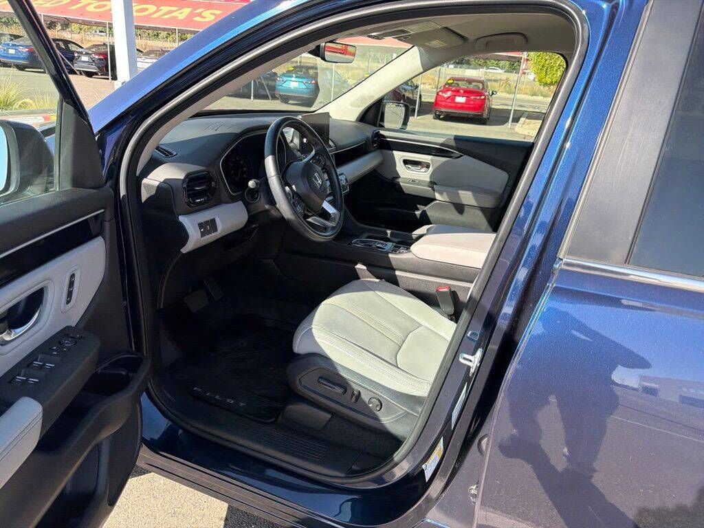 2023 HONDA Pilot
