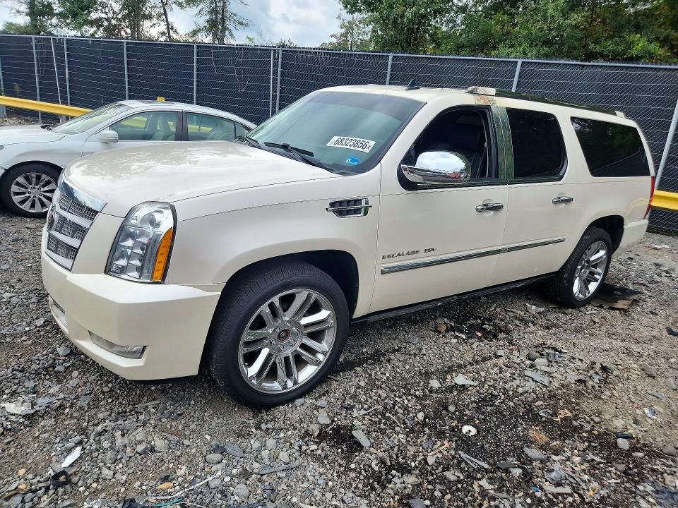 2013 CADILLAC Escalade