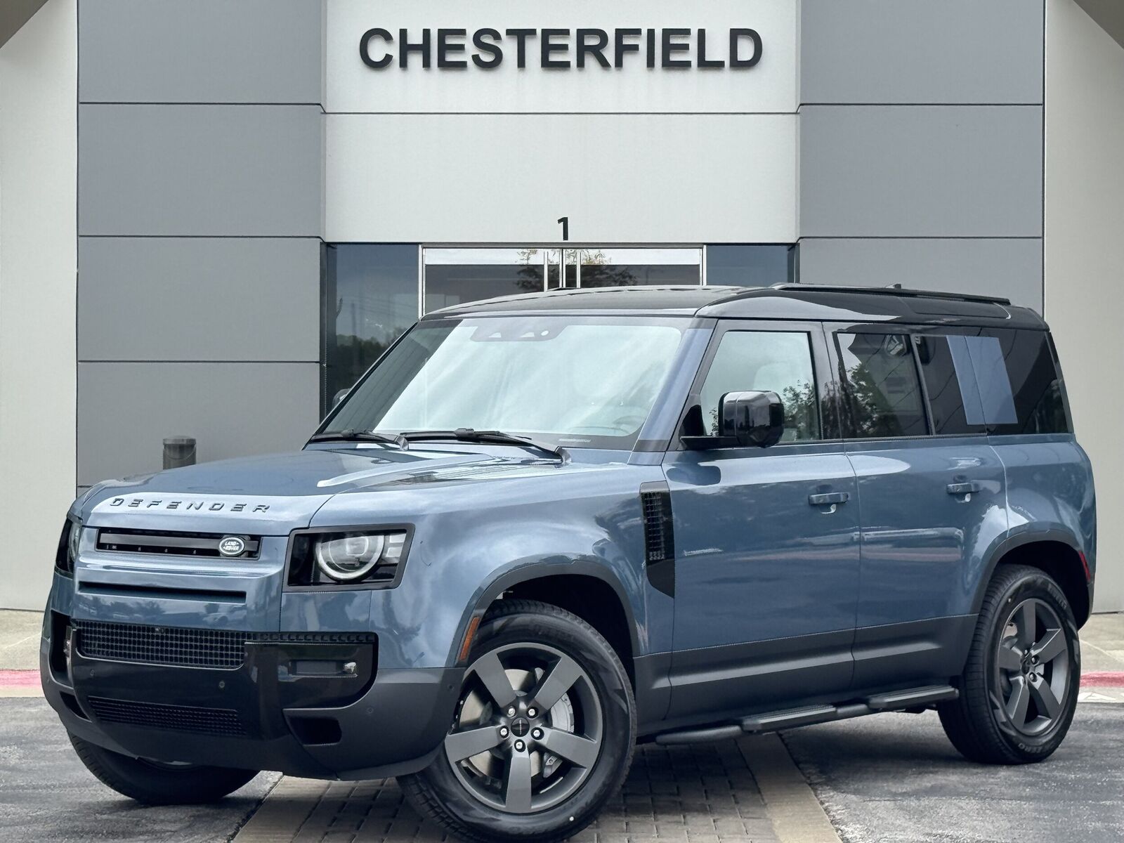 2026 LAND ROVER Defender