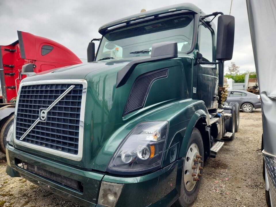 2013 VOLVO TRUCK VNL